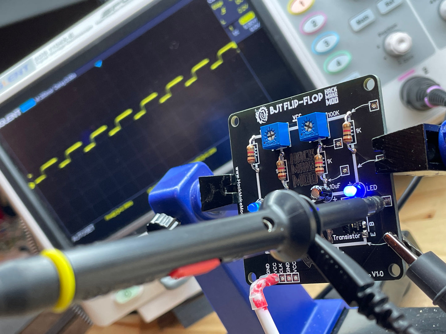 The Flip-Flop Circuit - Solder Project