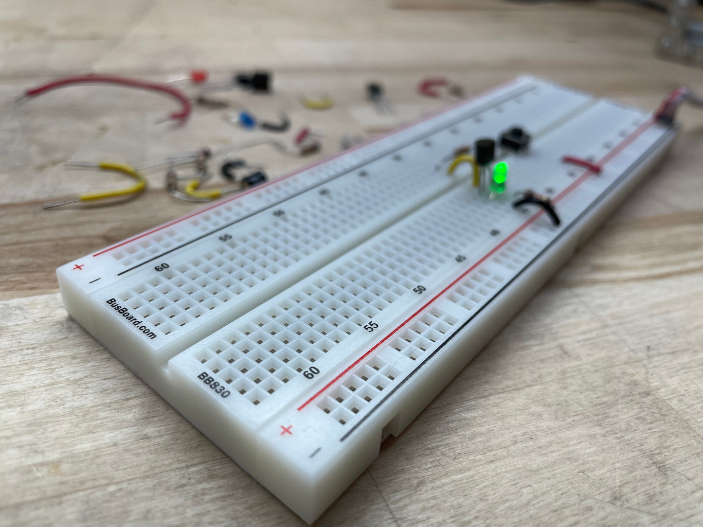 Breadboard BB830